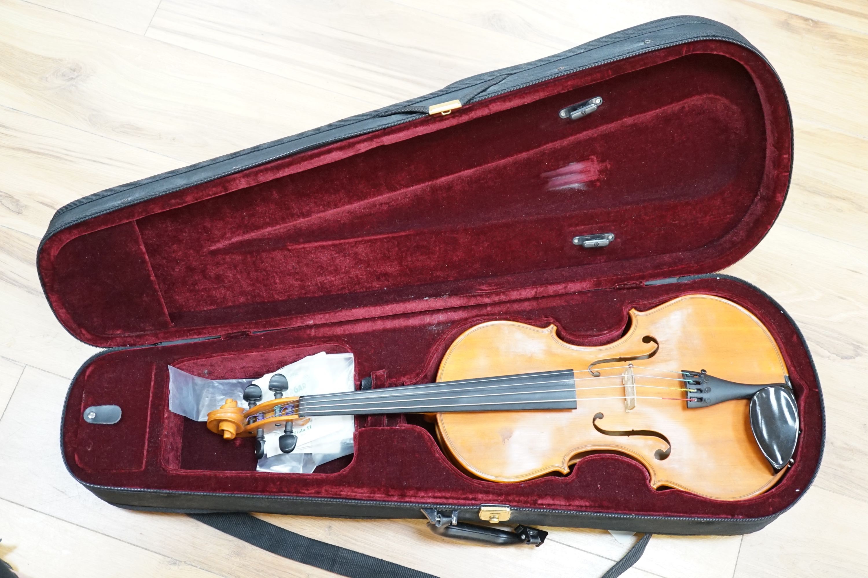 A cased viola by Robert Hull, label dated 1976, Hutton, Merseyside., Length 68 cms